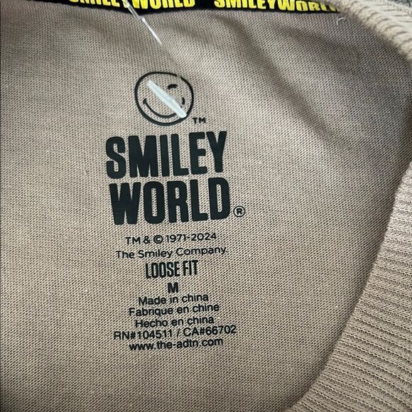 Men’s Loose Fit  Smiles Graphic Tee - Picture 6 of 6